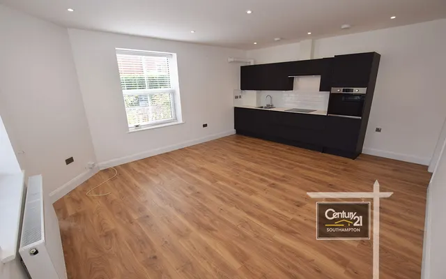Swaythling Road, West End, SO30, photo 2