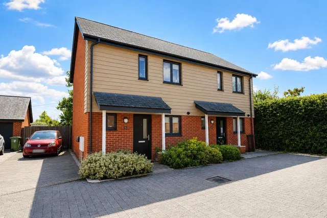 Honey Farm Close, South Molton, EX36, photo 1
