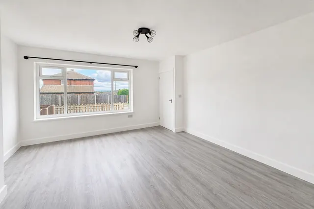Grey Court, Wakefield, WF1, photo 2