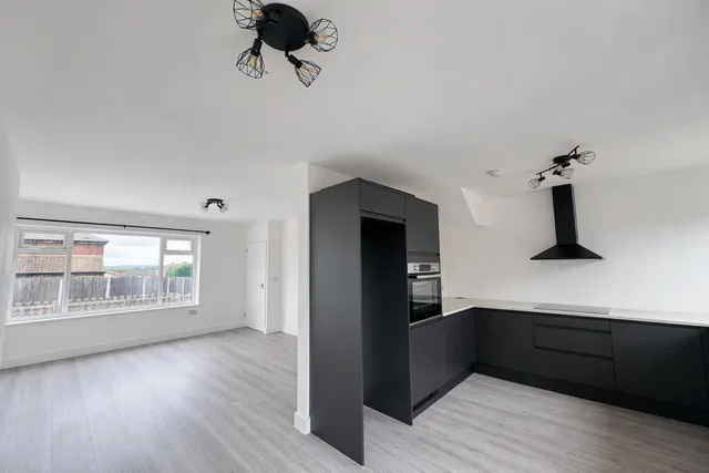 Grey Court, Wakefield, WF1, photo 3