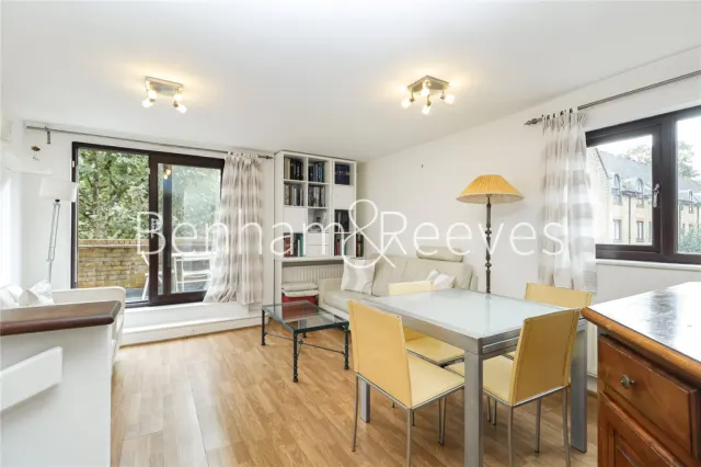 Waveney Close, Wapping, E1W, photo 3