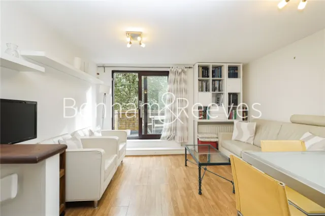 Waveney Close, Wapping, E1W, photo 1