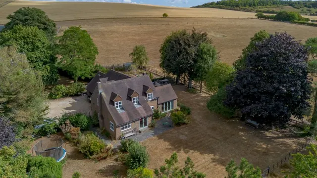 High Road, Brightwell-cum-Sotwell, OX10, photo 1