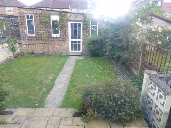 Barmouth Avenue, Perivale, UB6, photo 1