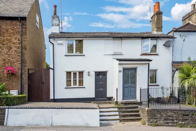 Aldenham Road, Bushey, WD23, photo 1