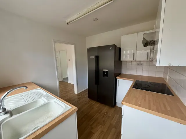 Willow Court, Newbridge, NP11, photo 2