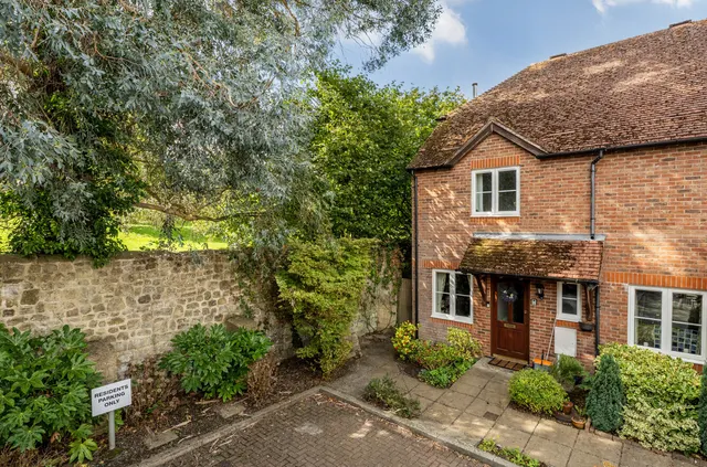 Pulborough, RH20 1DH, photo 1