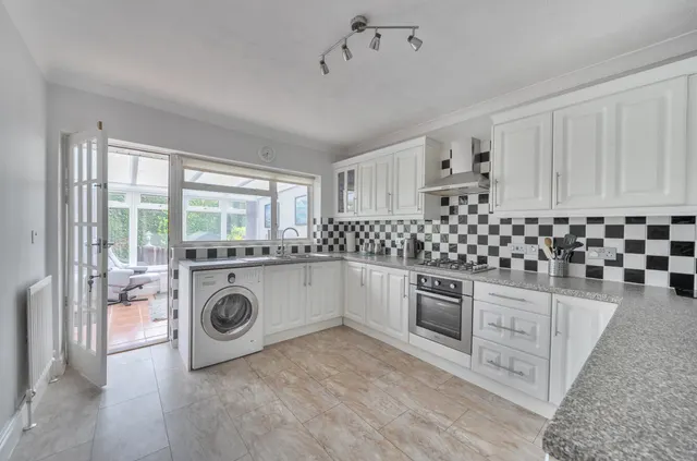 Upper Northam Road, Hedge End, SO30, photo 2