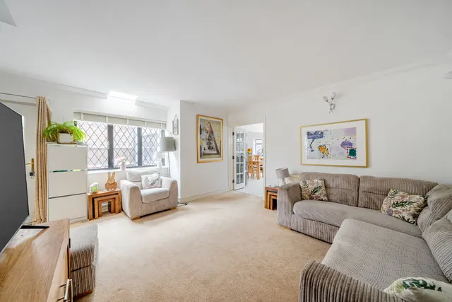 Photo 3 — Craven Road, Orpington, BR6