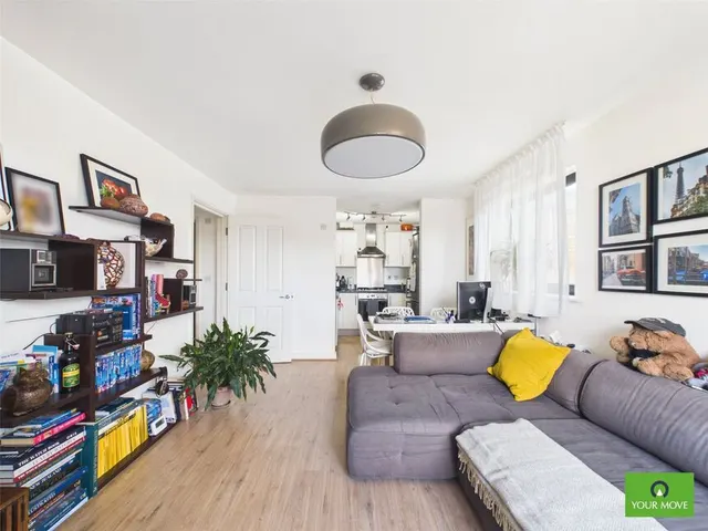 Cottons Approach, Romford, RM7, photo 3