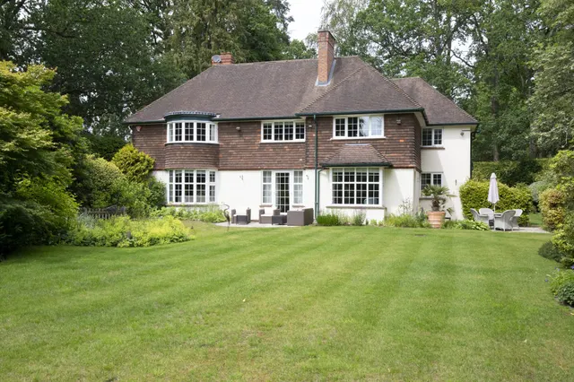 Thornhill Stockton Avenue, Fleet, GU51 4NS, photo 1