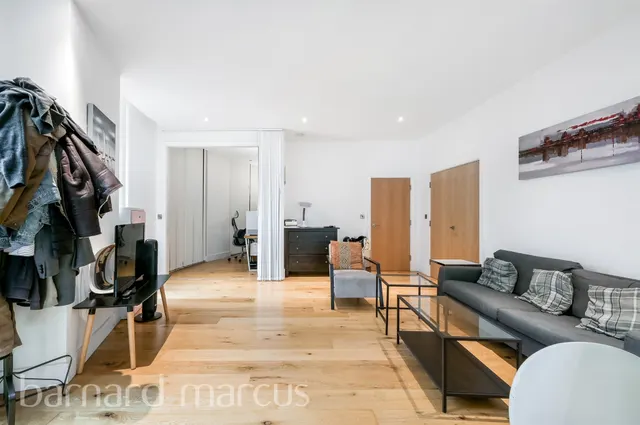 Seager Place, London, photo 1
