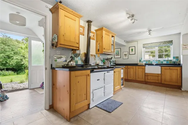 with 5 bedrooms in Nr Saffron Walden, CB11, photo 2