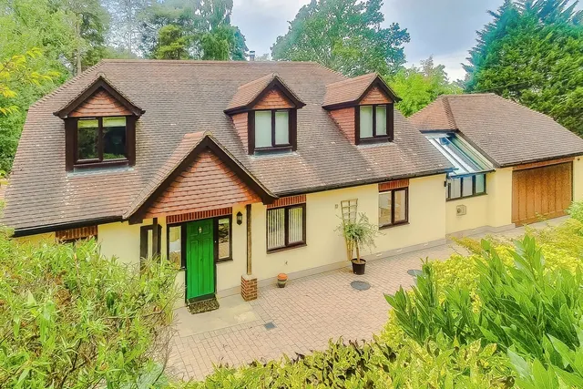 Bracken Lane, Storrington, RH20, photo 1