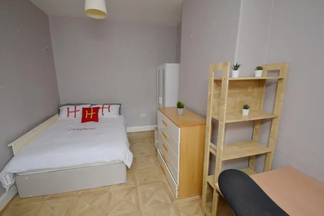 Landcross Road, Fallowfield, M14, photo 3