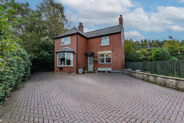 New Mills Road, High Peak, photo 3