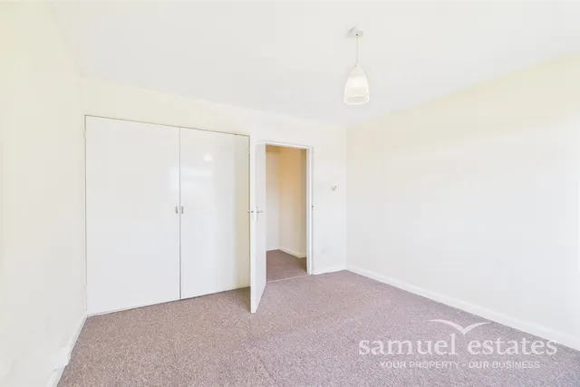 Photo 2 — 140 Selhurst Road, Selhurst, SE25 6NA