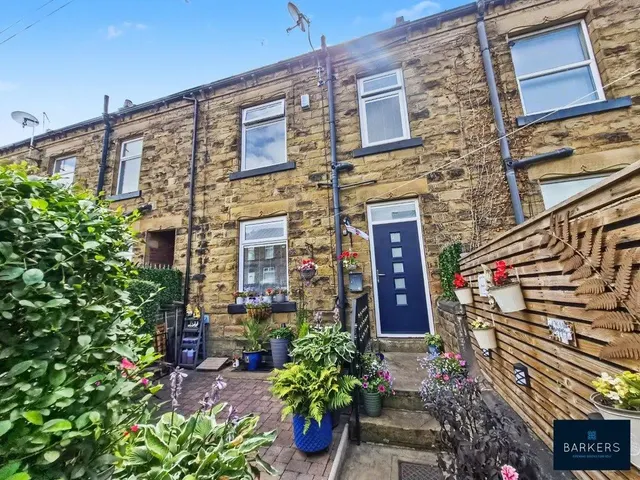 Bradford Road Birstall, Batley WF17 9NU, photo 1