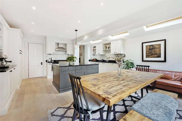 Photo 3 — Geraldine Road, London, SW18 2NT