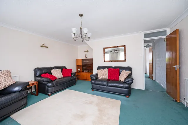 Photo 3 — 5 Danesdale Road, London
