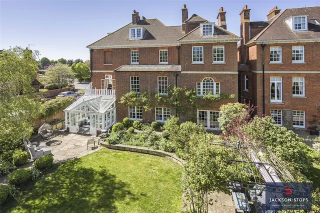 The Avenue, Newmarket, CB8, photo 1