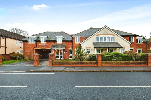 Padnell Road, Waterlooville, PO8, photo 1