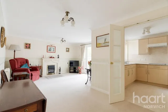 Earlham Road, Norwich, NR2, photo 1