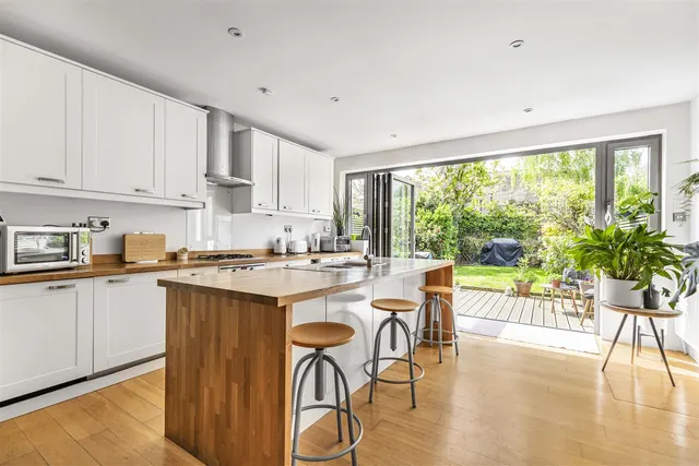 Victoria Road, Mortlake, SW14, photo 1
