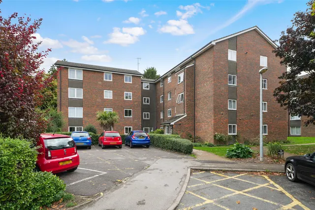 Somers Close, Reigate, RH2, photo 2