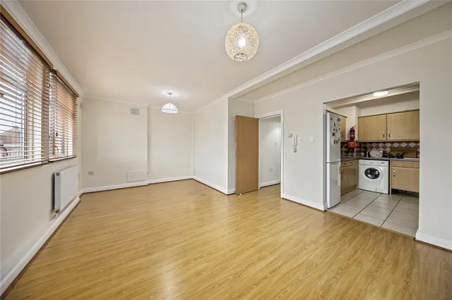 High Street, Whitton, TW2, photo 1