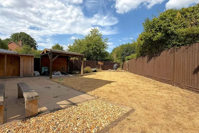 Photo 2 — Sculthorpe Road, Blakedown