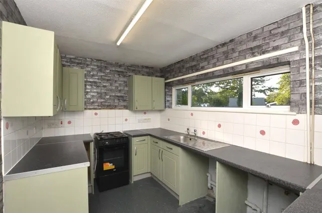 Seymour Road, Crawley, RH11, photo 1