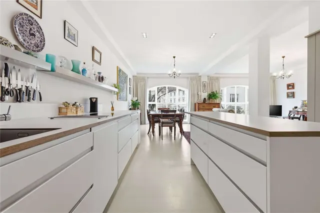 Gloucester Avenue, Primrose Hill, London, NW1 7BB, photo 1