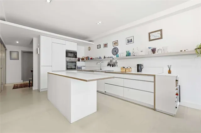 Photo 3 — Gloucester Avenue, Primrose Hill, London, NW1 7BB