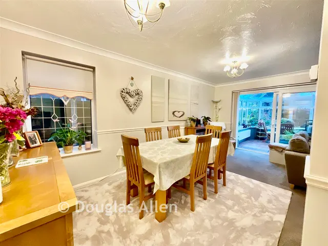 Ilfracombe Crescent, Hornchurch, RM12, photo 2
