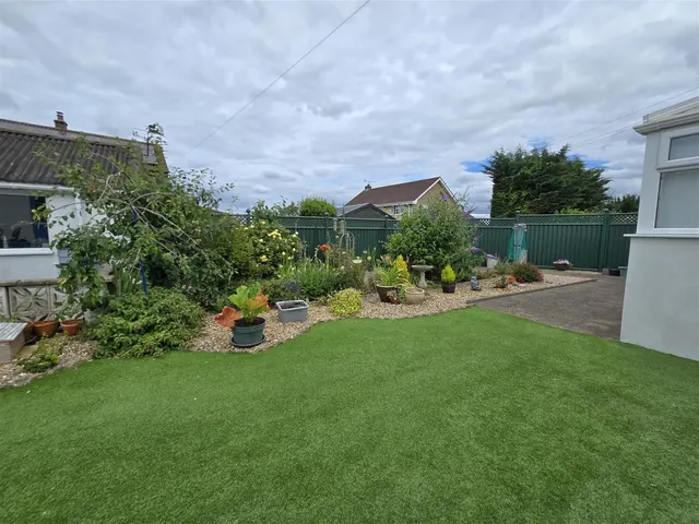 Photo 3 — Thornhill Road Stalbridge, Sturminster Newton DT10 2PS