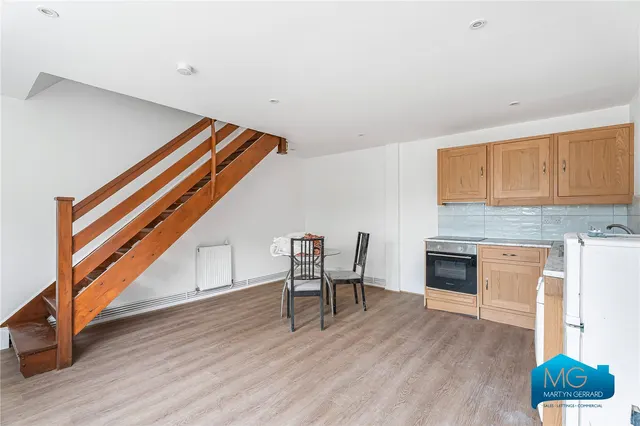 Mahon Close, Enfield, EN1, photo 2