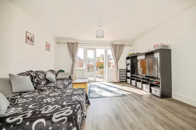 Photo 3 — Mimas Way, Ipswich