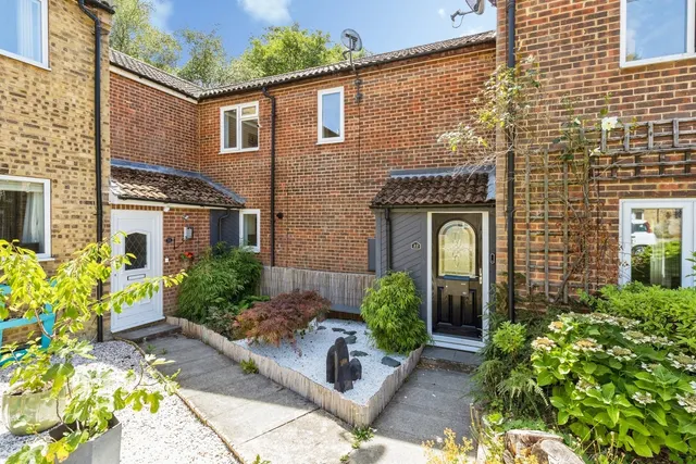 Brooklands Road, Crawley, RH11, photo 2