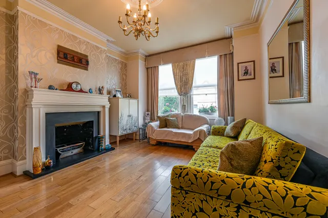 Photo 3 — 9 Merchiston Road, London
