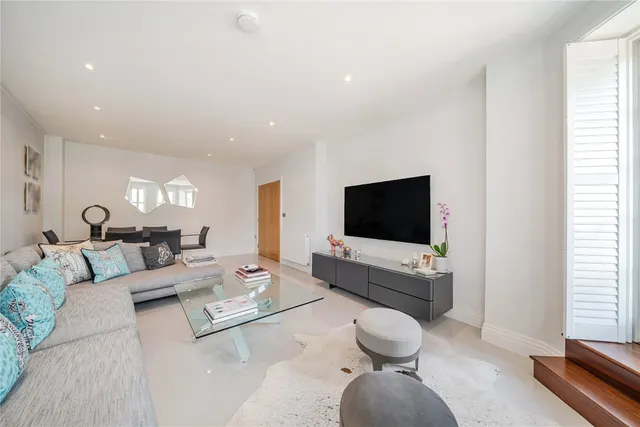 Photo 3 — Westerham Road, Keston, BR2
