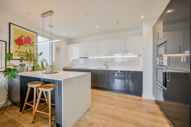 147 Beck Square, London, photo 1