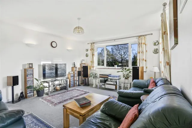 Photo 3 — Garratts Lane, Banstead, SM7 2EH