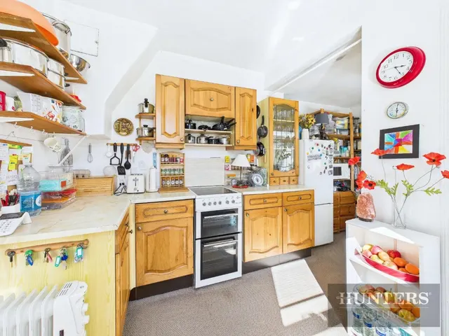 Raven Hall Road, Ravenscar, YO13, photo 3