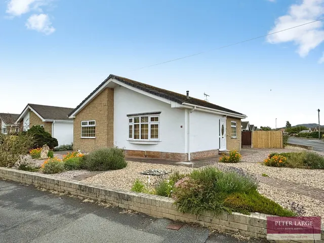 Graham Drive, Rhyl, Denbighshire, LL18 3RS, photo 1