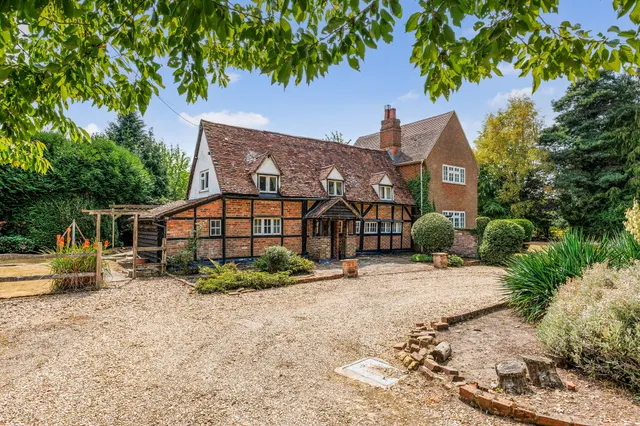 Bramshill Road, Bramshill, RG27, photo 1