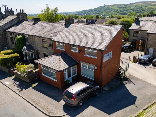 Bury Road, Ramsbottom, Bury, BL0 0ET, photo 1