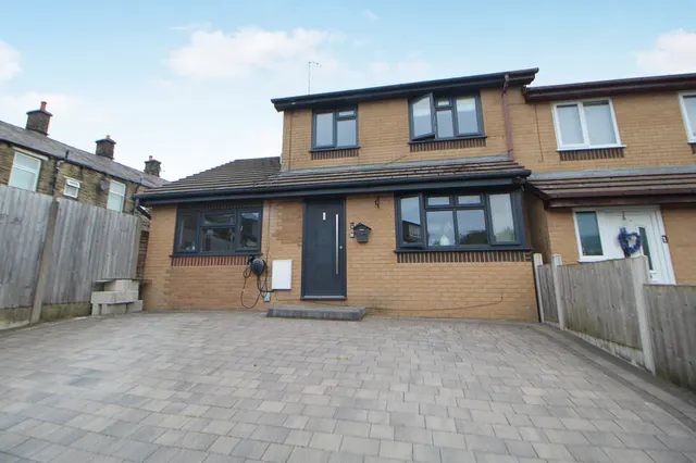 Ashton Gardens, Glossop, Derbyshire, SK13, photo 1