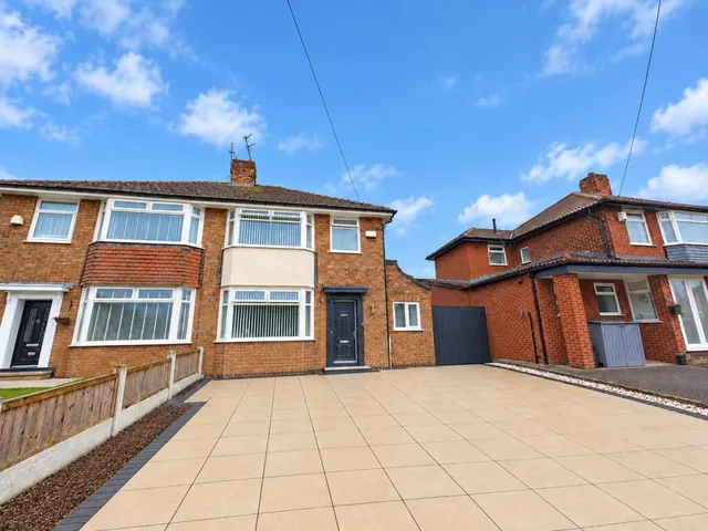 Bentham Drive, Childwall, L16, photo 1