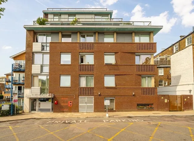 Woodger Road, Shepherds Bush, W12, photo 1
